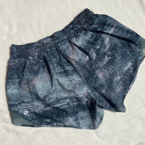 Lululemon Hotty Hot Short II *Long 4" Azurite Mint Tint Multi / Mystic Green 6 - Picture 14 of 15